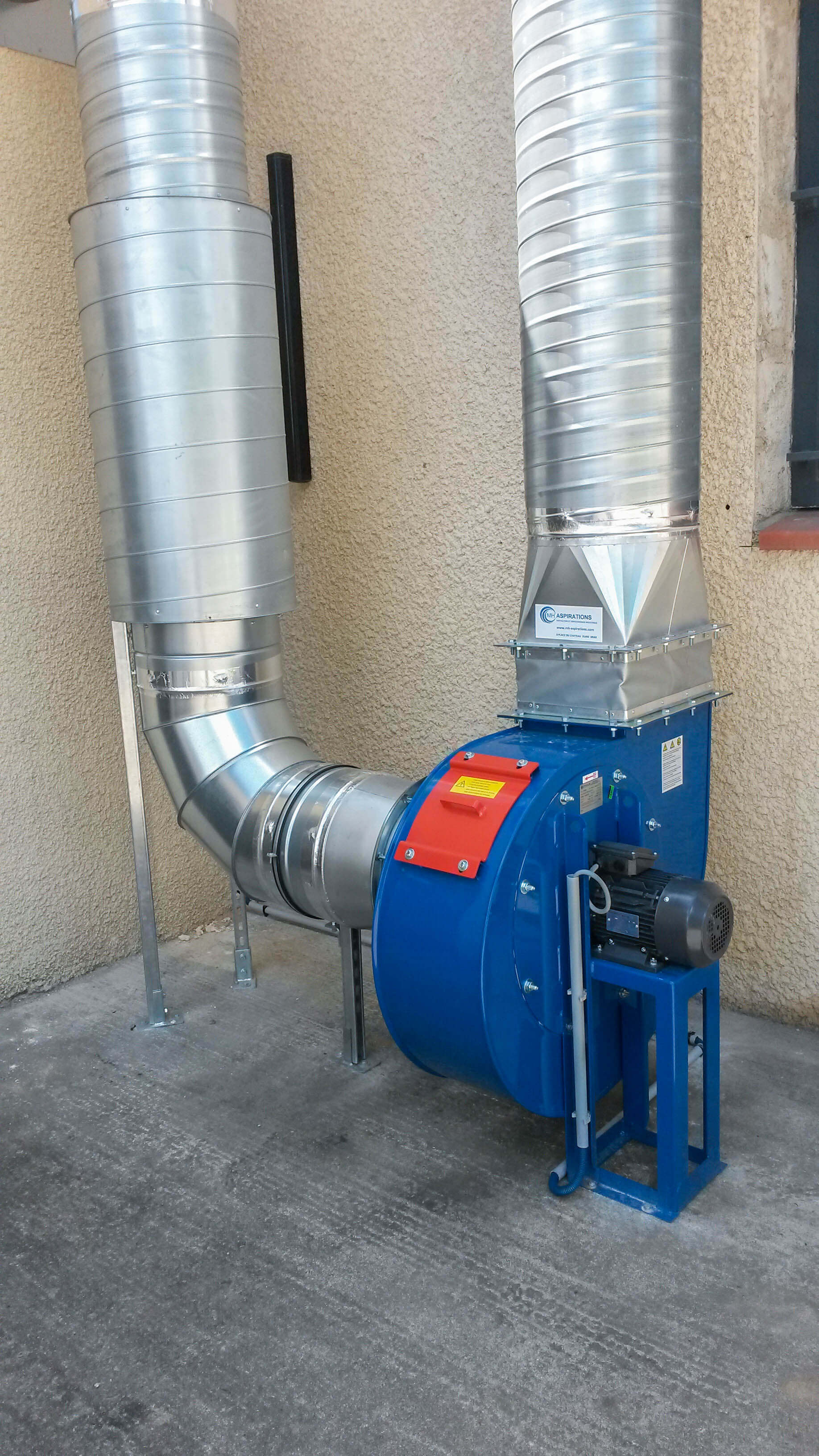 Ventilateur centrifuge bleu atex pour aspiration de fumée de plastique issue de presse à injecter / extrudeuse
